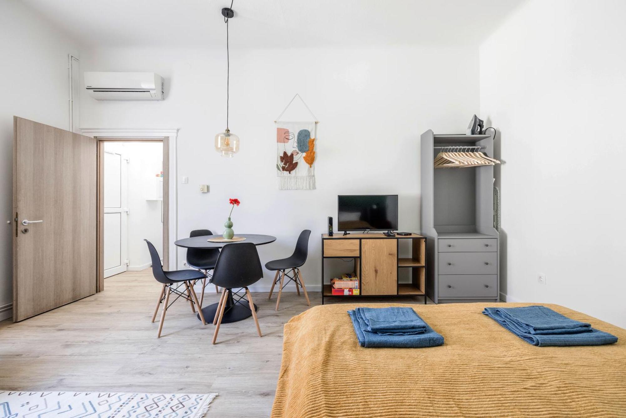 Stylish And Colourful Apartment In The City Centre Budapest Bagian luar foto
